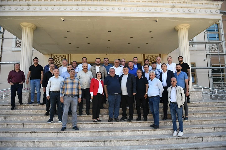 Aksulu muhtarlar İsa'nın kapısında... Yeni makam havarilik..