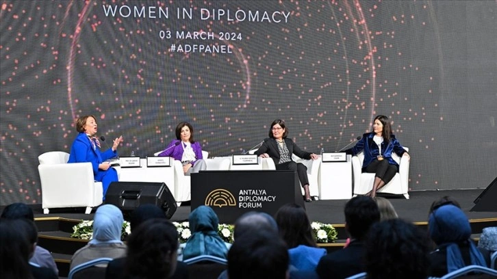 Antalya Diplomasi Forumu'nda kadının diplomasi alanındaki yeri ve kadın-erkek eşitliği ele alın
