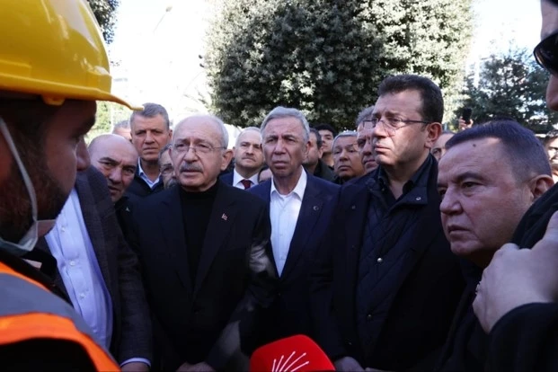 Başkan Muhittin Böcek CHP Genel Başkanı Kılıçdaroğlu ile deprem bölgesinde  “Yaralarımızı hep birlikte saracağız”
