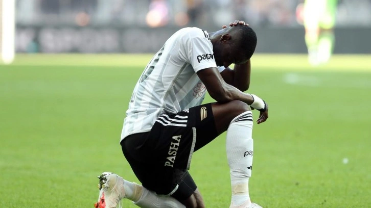 Burak Yılmaz apar topar oyundan almıştı! Beşiktaşlı Eric Bailly'den 'özür' paylaşımı!