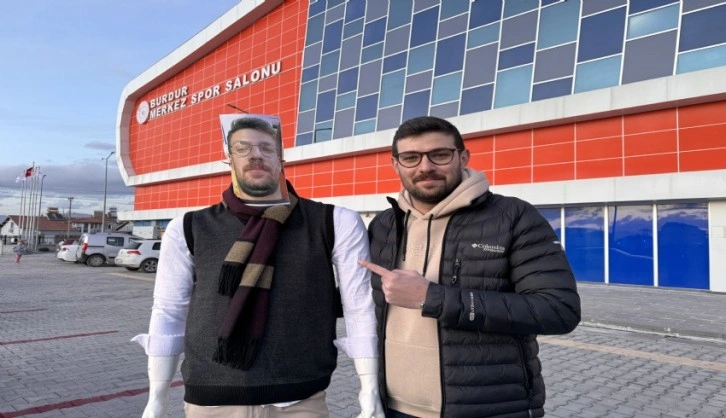 Cezalı koç maça cansız mankenini çıkardı