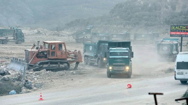 Deprem bölgesinde toz alarmı! Yıkım, yükleme ve taşıma esnasında sulama şart