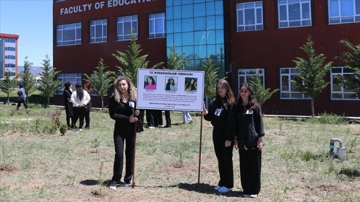 Depremde kaybettikleri arkadaşları anısına hatıra ormanı oluşturdular