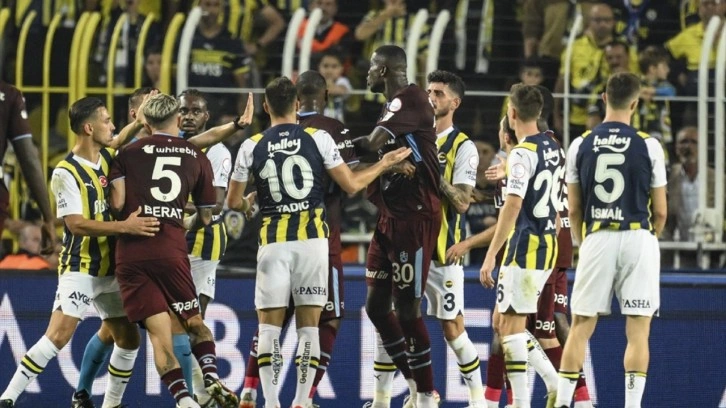 Fenerbahçe'de taşlar yerinden oynadı. Alınan ilk mağlubiyette takımdan gönderiliyor