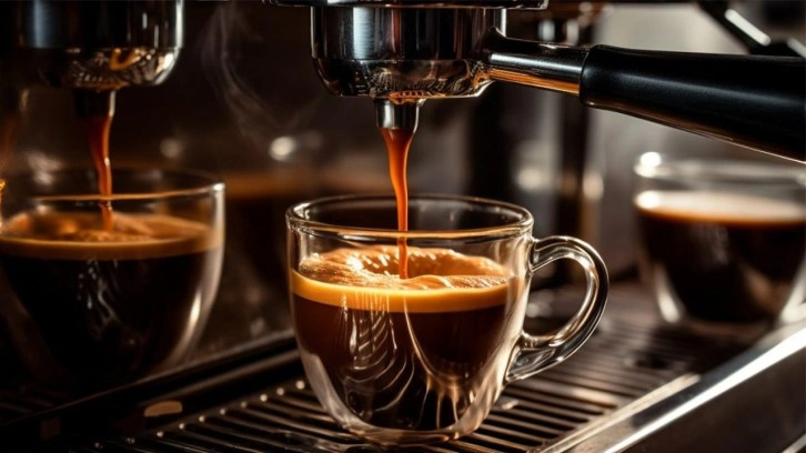 Günde 6 fincan kahve içerseniz bakın ne oluyor? Uzman isim açıkladı. Günde kaç fincan kahve içilir?