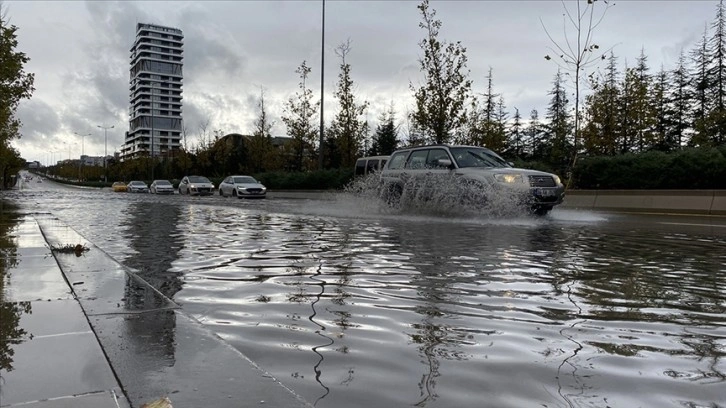 İçişleri Bakanı Yerlikaya'dan yarın 16 ilde beklenen aşırı yağışlara karşı uyarı