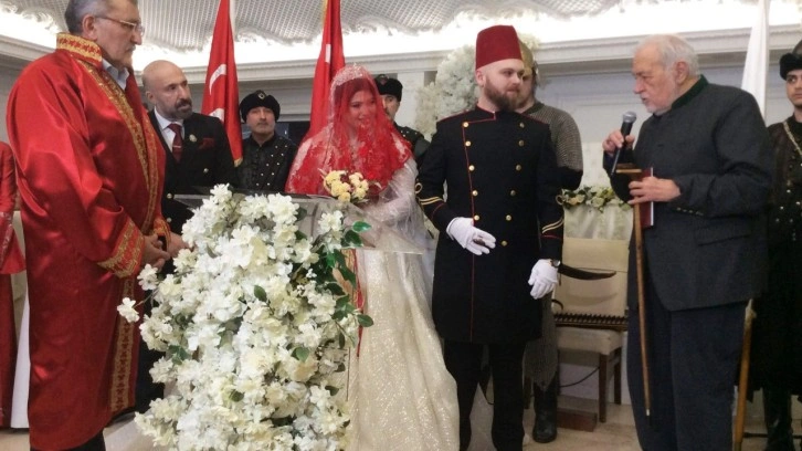 II. Abdülhamid'in torunu evlendi. Nikah şahitliğini İlber Ortaylı yaptı