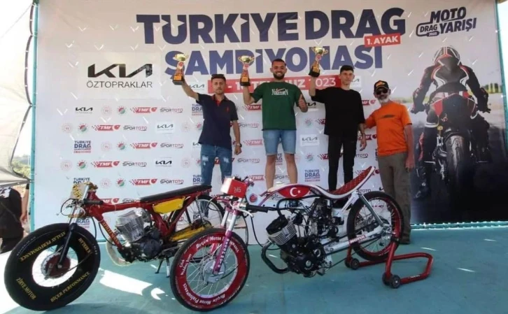 Kepez’de motodrag yarışları nefesleri kesti