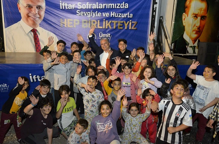 Muratpaşa Başkanı Uysal, “Birlik duygusunu Türkiye’ye yayacağız”