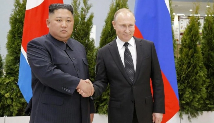 Putin, Kuzey Kore lideri Kim'e Rus yapımı otomobil hediye etti