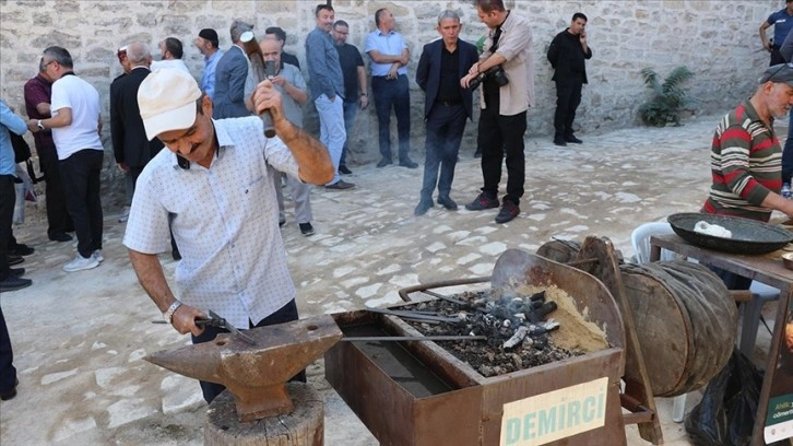 Safranbolu'da zanaatkarlar, kaybolmaya yüz tutan meslekleri yaparak farkındalık oluşturdu