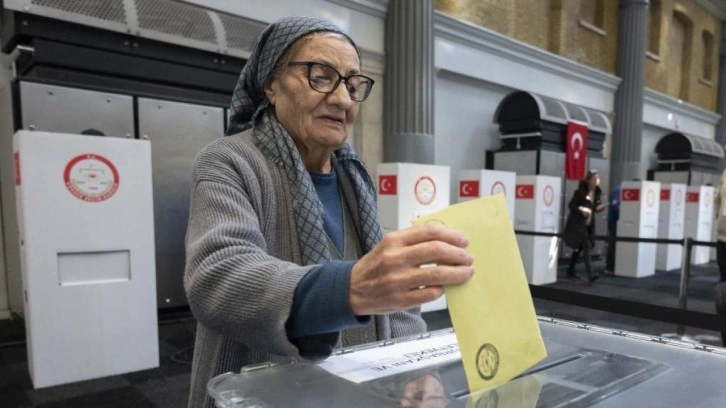 Yurt dışında ve gümrükte oy verme işlemi başladı