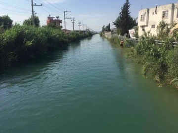 Adana’da sulama kanalına giren bir kişi kayboldu
