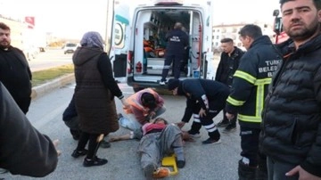 Afyonkarahisar'da TIR ile işçi servisi çarpıştı: 14 işçi yaralandı