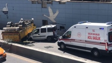 Ankara'da feci kaza: Kamyon alt geçide düştü yaralılar var!