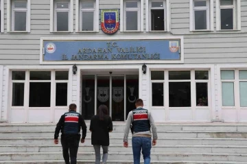 Ardahan’da 7 yıl 6 ay hapis cezası ile aranan terör örgütü üyesi yakalandı
