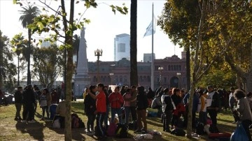 Arjantin'de halk, "ekonomik krizin gölgesinde" yeni devlet başkanını seçecek