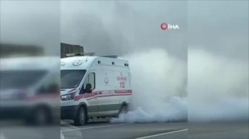 Bartın'da ambulanstan çıkan esrarengiz duman şoke etti! İlginç anlar kameraya böyle yansıdı