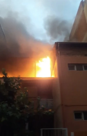 Bursa’da büyük panik...Alev alev yandı mahalleli sokağa döküldü
