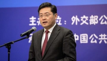 Çin'de kayıp Dışişleri Bakanı görevden alındı