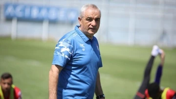 Demir Grup Sivasspor Teknik Direktörü Çalımbay: Herhangi bir şanssızlık veya sakatlık yaşamazsak gruptan çıkacağız