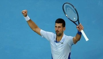 Djokovic, Avustralya Açık'ta yarı finale yükseldi