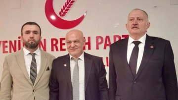 Eski AK Parti milletvekili Yeniden Refah Partisi’nden belediye başkan adayı oldu