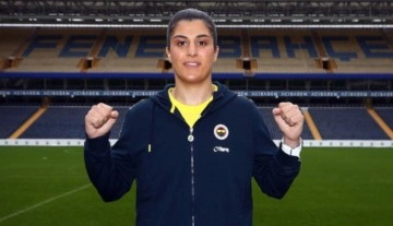 Fenerbahçe, olimpiyat ve dünya şampiyonu boksör Busenaz Sürmeneli'yi kadrosuna kattı