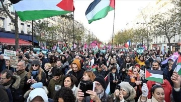 Fransa'da "siyonizm karşıtlığını suç sayan" tasarıya karşı 44 binden fazla imza topla
