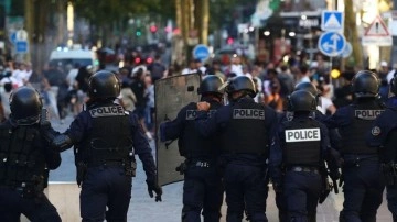 Fransa'da sular durulmuyor. Onlarca kuruluş kitlesel protesto çağrısı yaptı