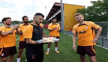Galatasaray'ın idmanında pasta sürprizi