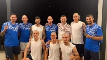 Gelenek mi, Zorbalık mı? Trabzonsporlu futbolcuların saç tıraşı tartışma yarattı!