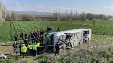 İşçi otobüsü devrildi: Çok sayıda ölü ve yaralı! Otobüs şoförü gözaltına alındı
