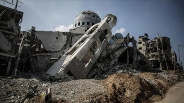 İsrail, Gazze'de tarihi cami, kilise ve müzeleri hedef alıyor!