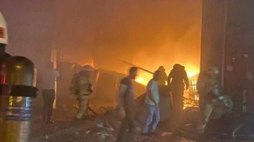 İstanbul'da geri dönüşüm fabrikasında yangın çıktı