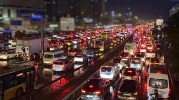 İstanbul'da trafik çilesi. Yine kilitlendi. Yüzde 90'lara çıktı