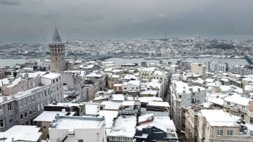 İstanbullular dikkat: Kar geliyor. Uyarılar peş peşe yapıldı. Bu saatlere dikkat