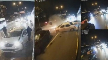 Kadıköy'de feci kaza. Makas atan otomobil dehşet saçtı. İşte kaza anı...
