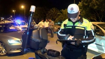 Kadıköy'de trafik kurallarına uymayan sürücülere ceza yağdı