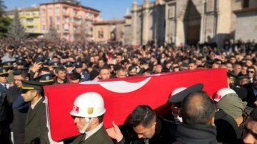 Kahramanlar ölümsüzdür! Türkiye şehitlerini gözyaşlarıyla uğurladı