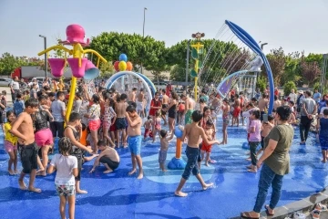 Kepez’in su parkında çocuklar çok mutlu