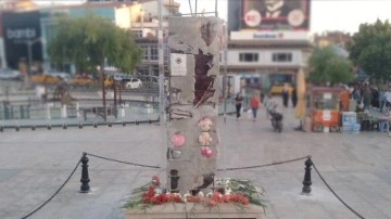 Kırşehir'de 17 Ağustos ve 6 Şubat depremlerine farkındalık oluşturmak için anıt dikildi