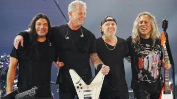 Metallica, deprem felaketi yaşayan Türkiye için 250 bin dolar bağış yaptı