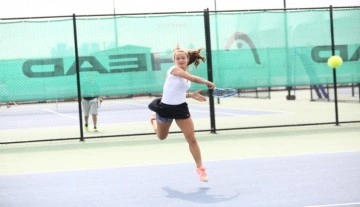 Milli tenisçi Zeynep Sönmez Avustralya'da 2. turda