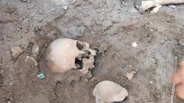 Okulun bahçesinde insan kafatası ve kemikleri bulundu