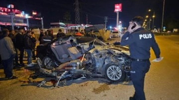 Otomobil ile kamyonet çarpıştı. Adana'daki feci kazada 1 ölü 3 yaralı