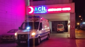Otomobil ile minibüs çarpıştı. Ankara'daki feci kazada 11 kişi yaralandı