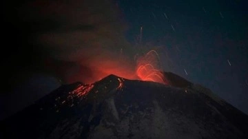 Popocatepetl Yanardağı üç yeni patlama yaşadı. Sene başından bu yana toplam 634 kez patlama oldu