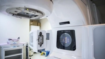 Radyoterapide "nokta atış"la küçük hacimli kanserlerde tümör tamamen yok edilebiliyor