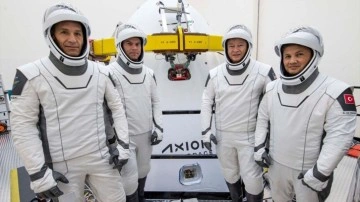SpaceX Dragon eğitimini tamamladı: Türk astronot Alper Gezeravcı ekibiyle beraber ilk uçuşuna hazır